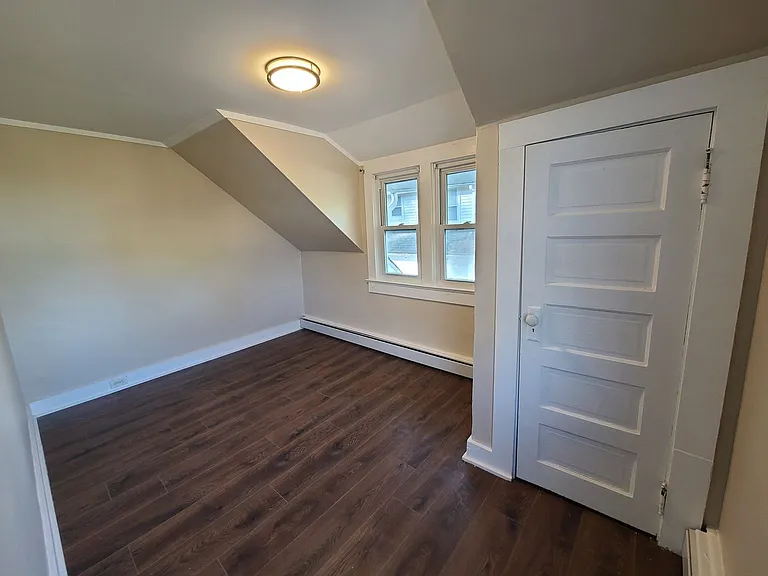9 Stanley Ave — Photo 14