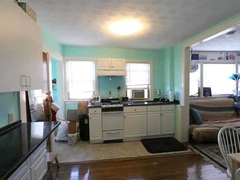 193 Concord Ave — Photo 2