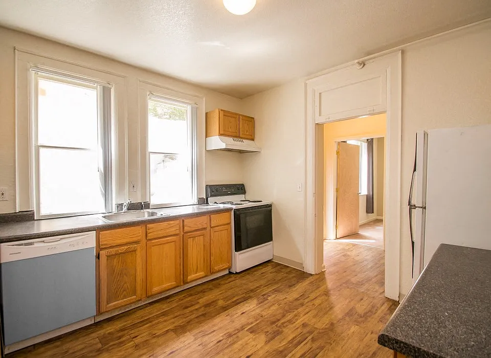 1045 12th Street A Kitchen