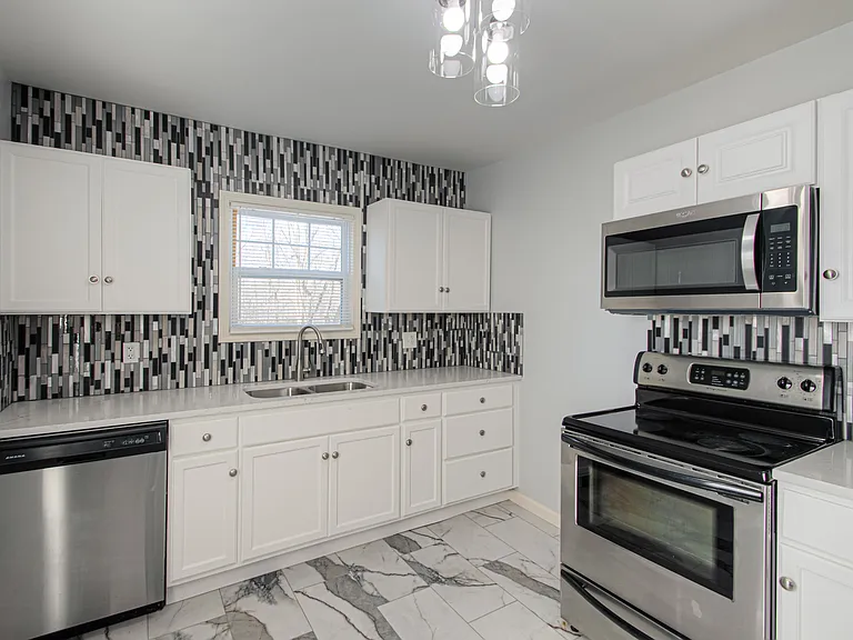 7720 Elm Ave — Photo 4