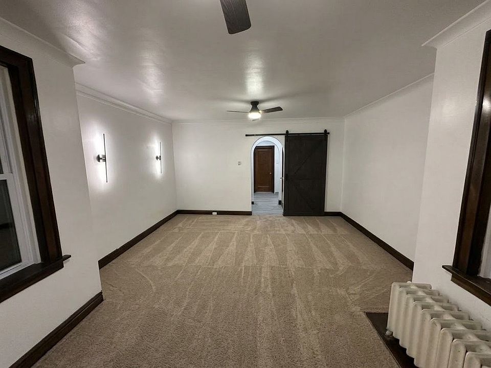 1st image of 115 E Jackson St #11
