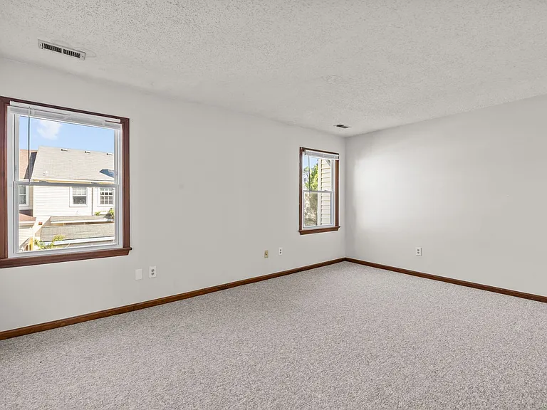 807 Foxmoore Ct — Photo 16