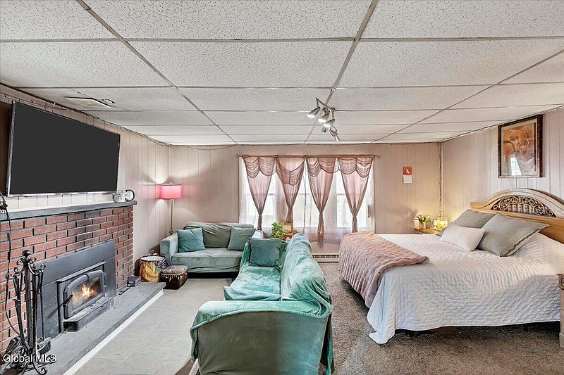 4th image of 1075 Keyes Avenue