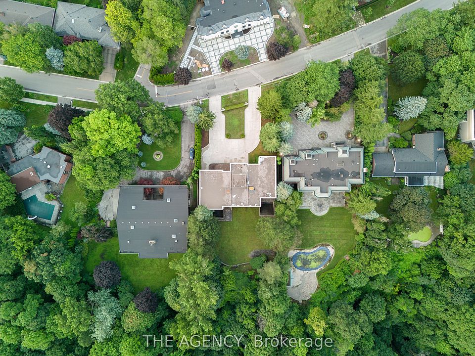 1st image of 23 Bayview Rdg