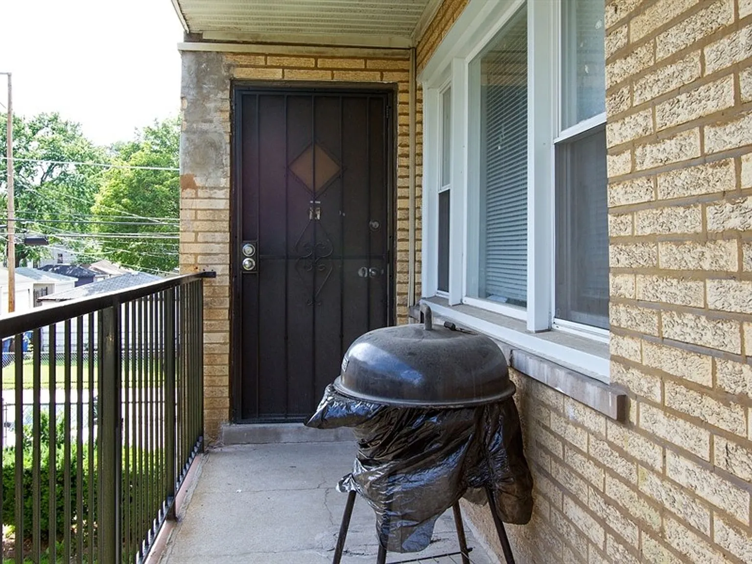 8806 S Cottage Grove — Photo 4