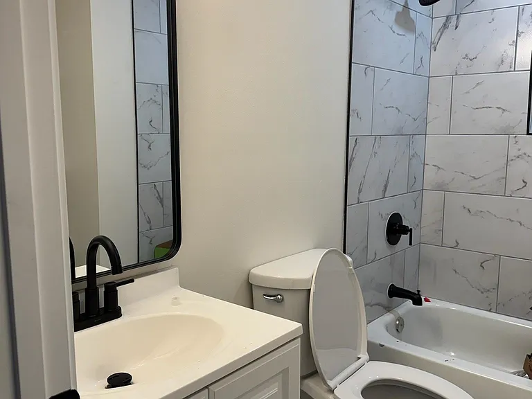385 Fitzgerald Dr — Photo 2