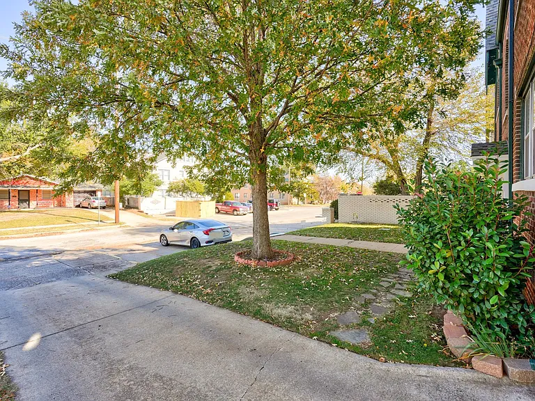 308 NW 24th St #B — Photo 36