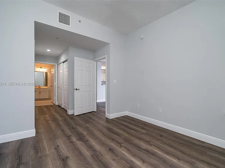 1200 Town Center Dr #513 — Photo 7