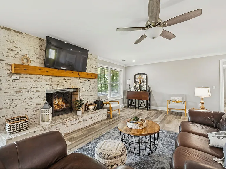 9021 Lane Rd — Photo 3