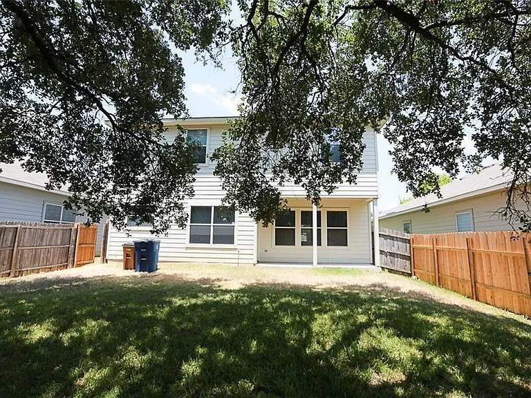 2107 Charlotte Estates Dr — Photo 19