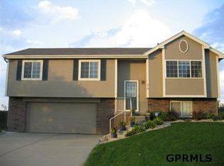 518 E Cleveland St, Elkhorn, NE 68022