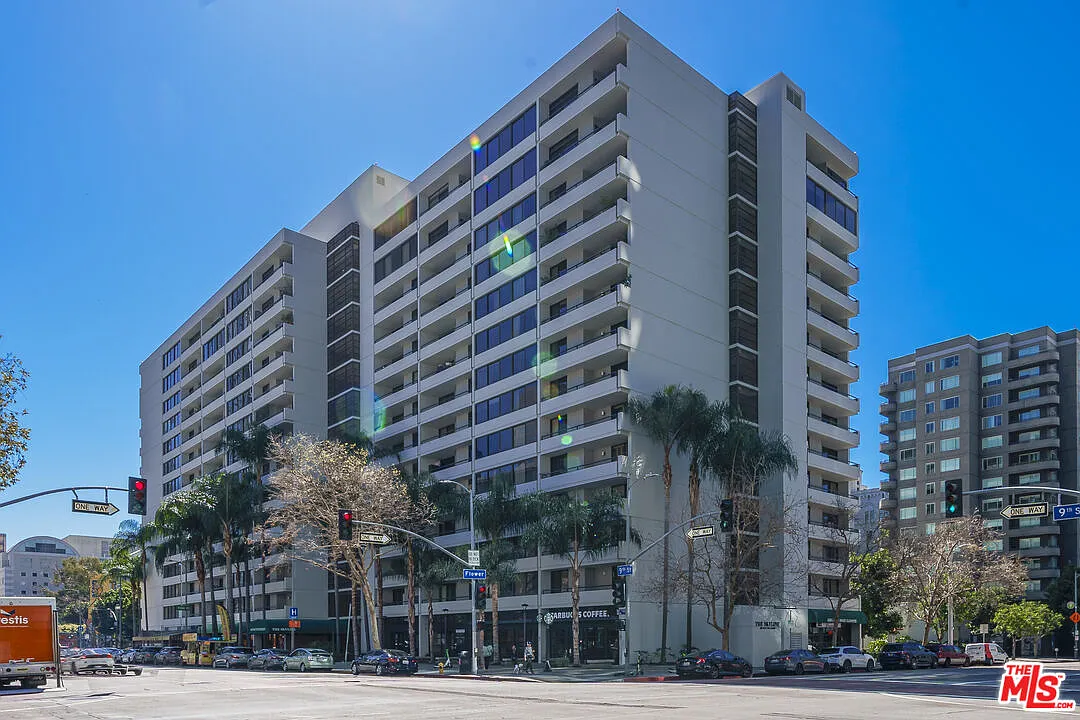 2 bed, 2.0 bath, 1621 sqft, $4,500 — Photo 1