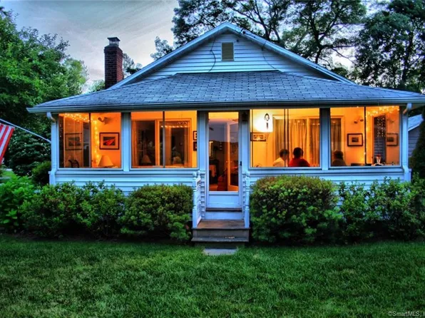 28 Saunders Drive, East Lyme, CT 06357