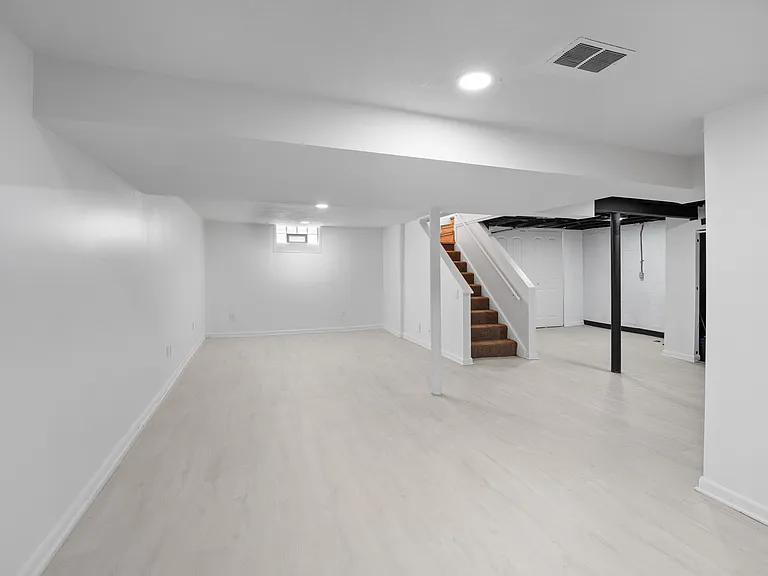 2604 Venice St — Photo 18