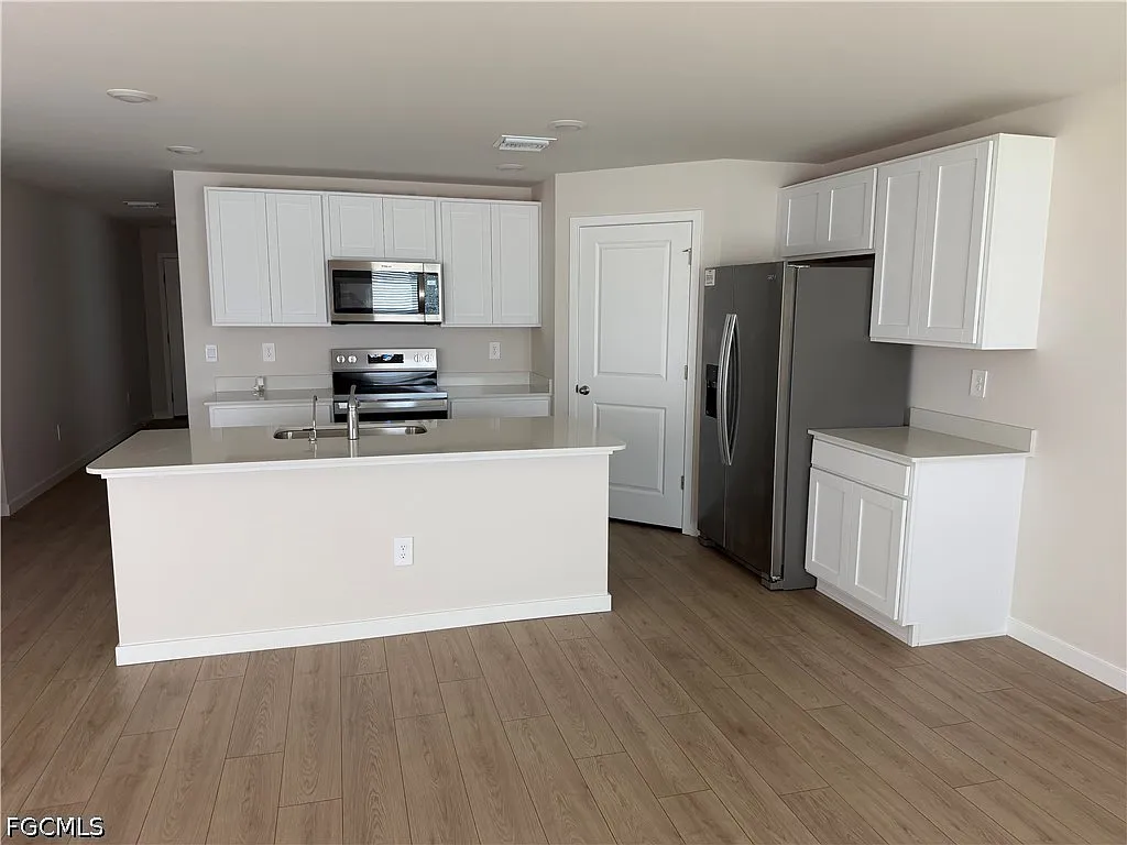 3 bed, 2.0 bath, 1500 sqft, $1,950 — Photo 3