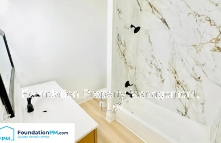910 Dickinson St — Photo 11