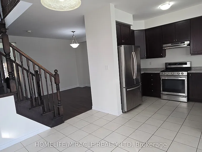 25 Phyllis Dr — Photo 8