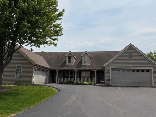 1472 Groves LANE #2, Union Grove, WI 53182