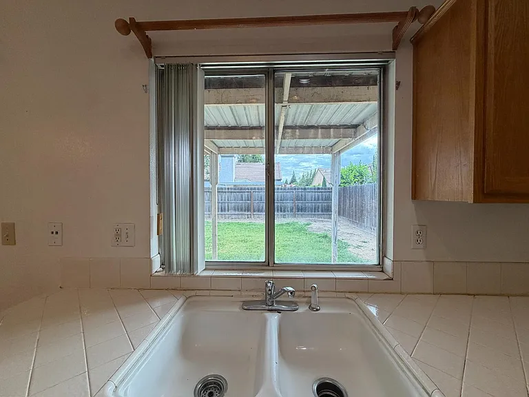 2350 E Fallbrook Ave — Photo 12