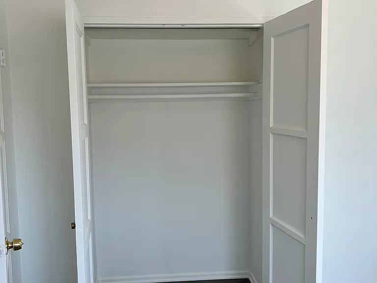 1206 W Victory Blvd #B — Photo 12