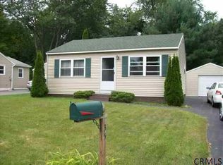 35 Mary Hadge Dr, Schenectady, NY 12309