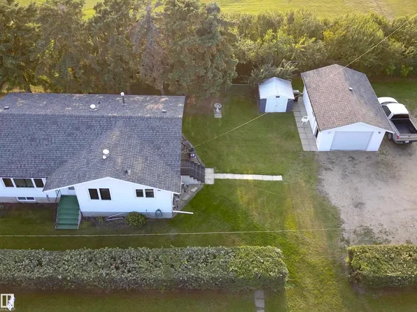 5530 46th St, Barrhead, AB T7N 1K6
