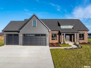 5167 Lakeside Ct, Bettendorf, IA