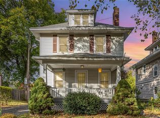 388 Cedarwood Ter, Rochester, NY 14609