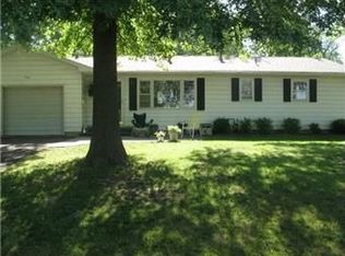 725 Tracy St, Cameron, MO 64429