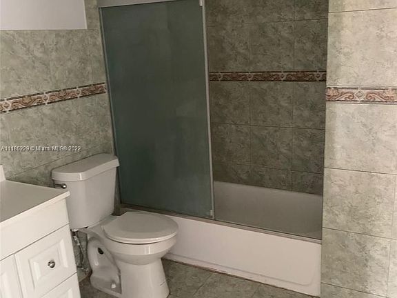 4th image of 187 NE 12th Ave #187