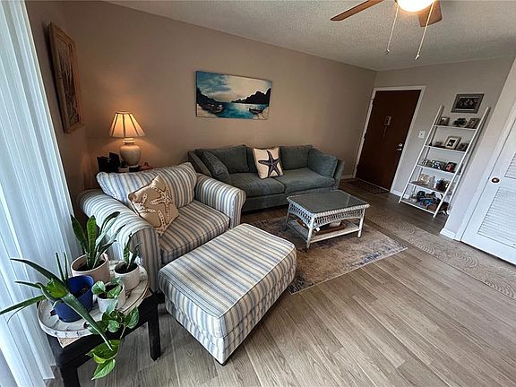 4th image of 127 Springwood Cir APT D