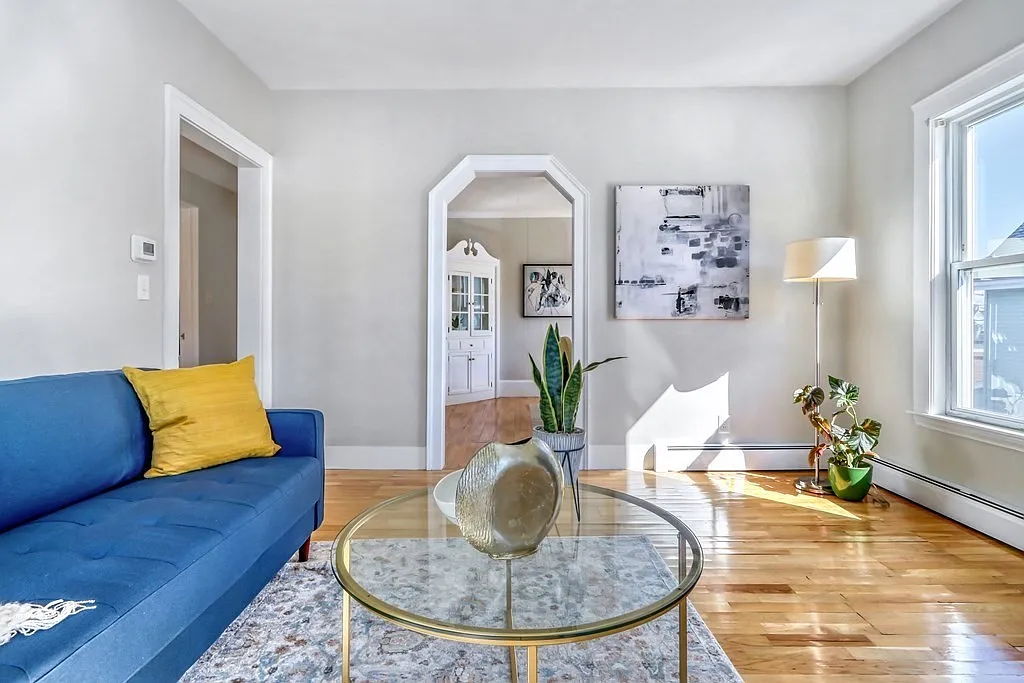 4 bed, 1871 sqft, $3,900 — Photo 3