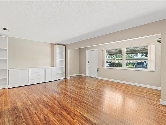 4th image of 3850 13th Ave N APT 104