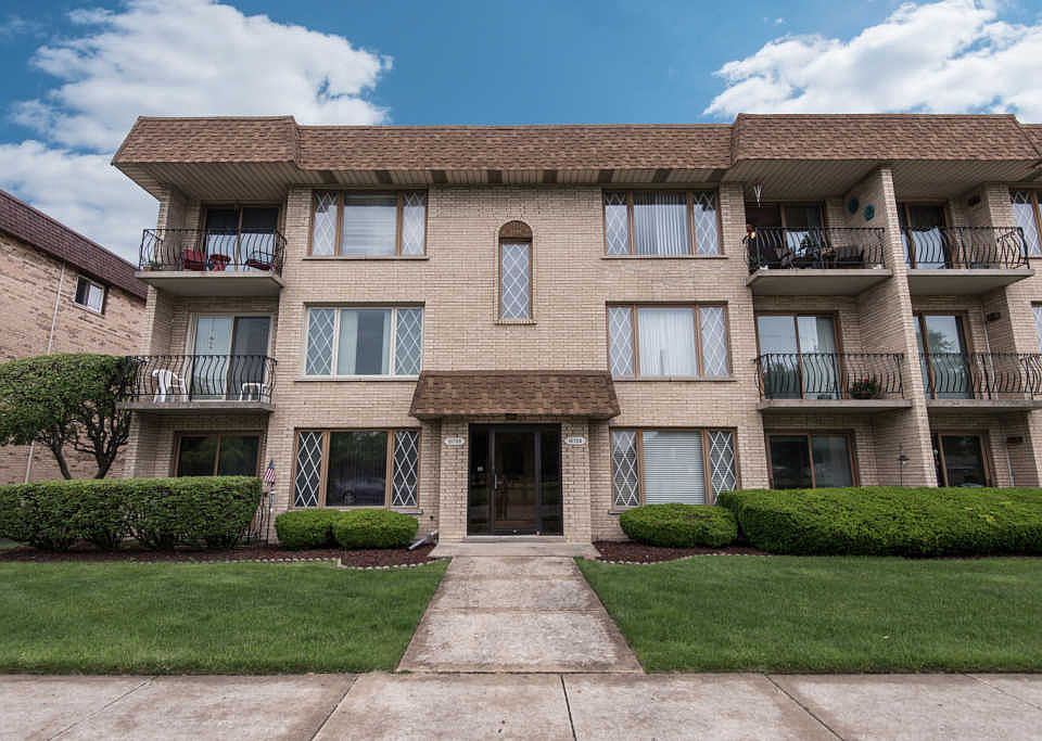 1st image of 10704 S Kilpatrick Ave #33