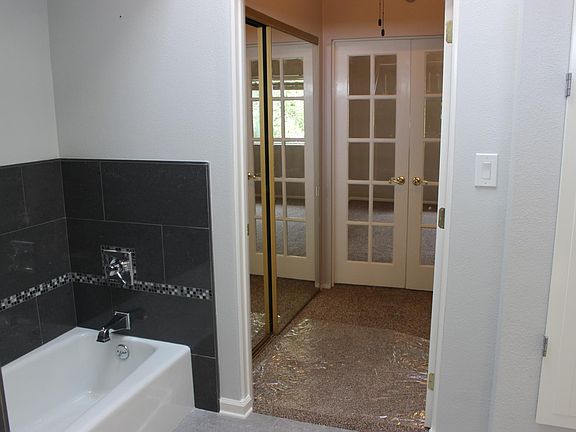 5th image of 12750 Centralia St Unit 194