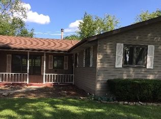 431 N Silverleaf Blvd, Carol Stream, IL 60188