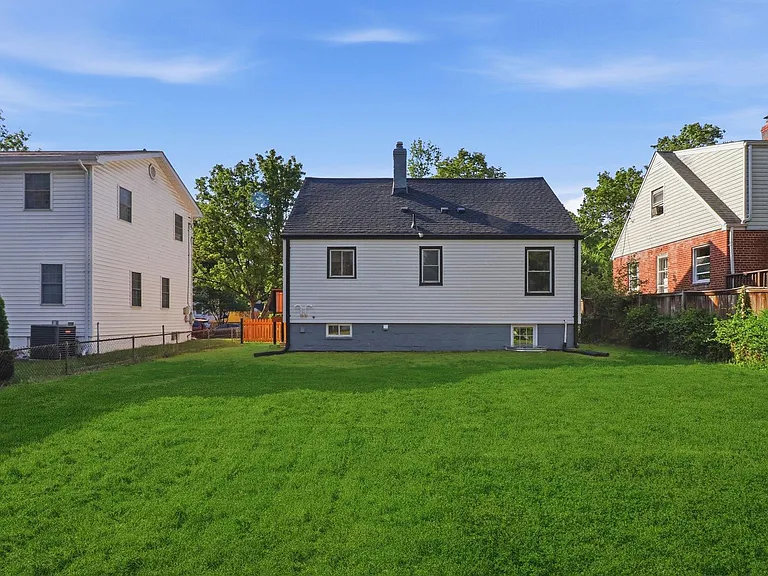 5633 Jamestown Rd — Photo 43