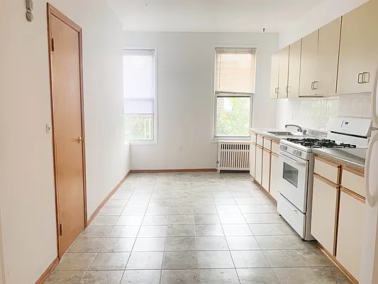 Rented by Ulas Real Estates Inc | media 6