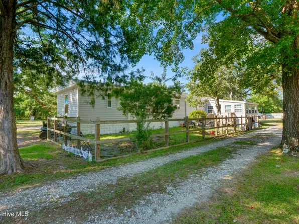 215 Anderson Drive, Hampstead, NC 28443