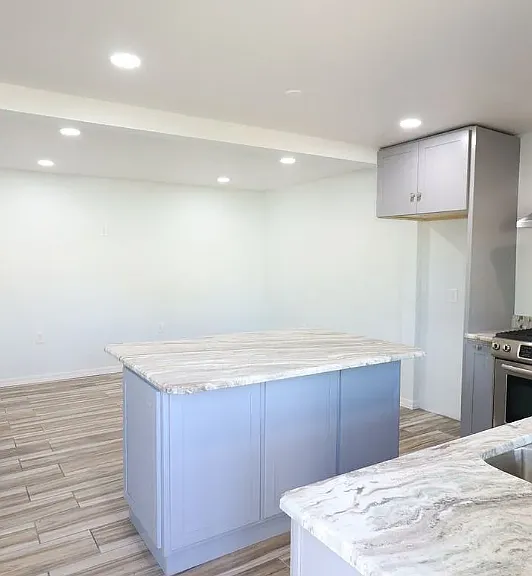 202 W Laguna St — Photo 7