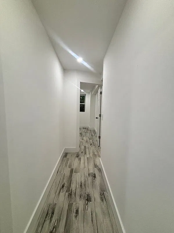 3 bed, 1.0 bath, 966 sqft, $3,500 — Photo 4