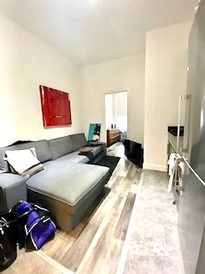 Rented by Bond New York | media 20