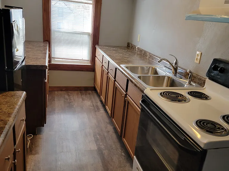 505 E 2nd St #1 — Photo 2