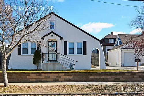 2209 Jackson St NE Photo 1