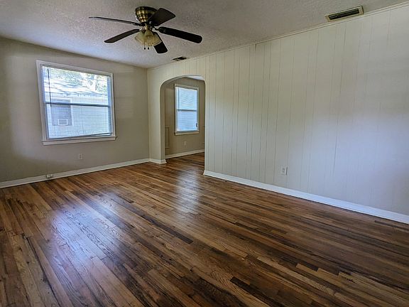 4th image of 3243 Sunnybrook Ave N
