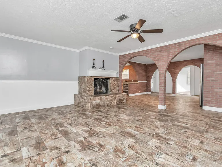 602 Everett St — Photo 12