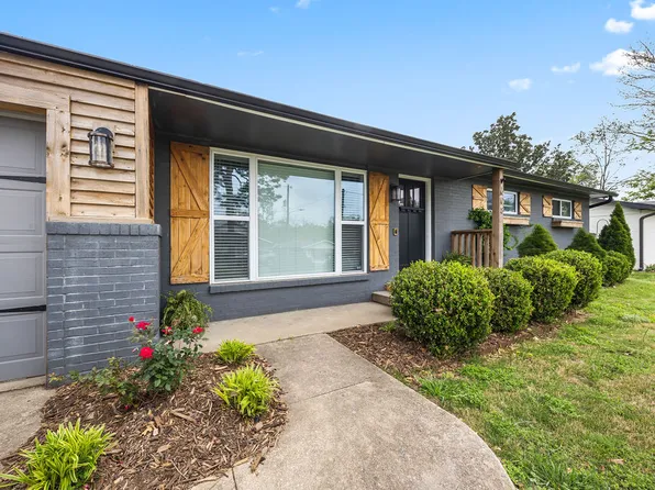 608 NW K St, Bentonville, AR 72712