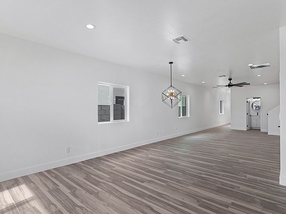 2nd image of 1527 W Hadley St #1