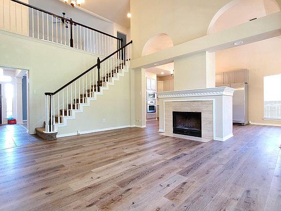 5th image of 8702 Royalwood Dr