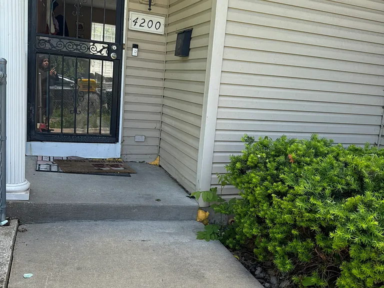 4202 Flora Ave #4200 — Photo 8